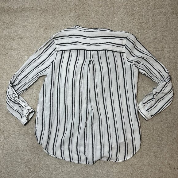 Lucky Brand Top Women’s Large White And Gray Striped Henley 1/4 Button Down - Picture 9 of 14